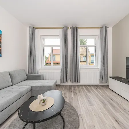 A5 Ruhiges 3-zimmer-studio Mit Balkon Apartament