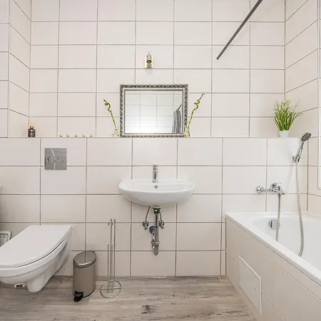 A5 Ruhiges 3-zimmer-studio Mit Balkon Apartament *